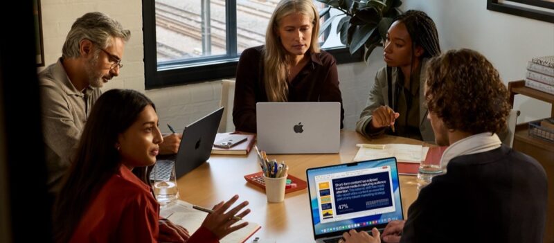 Entenda por que investir em Mac para pequenas e médias empresas reduz custos, melhora a segurança e aumenta a produtividade da equipe